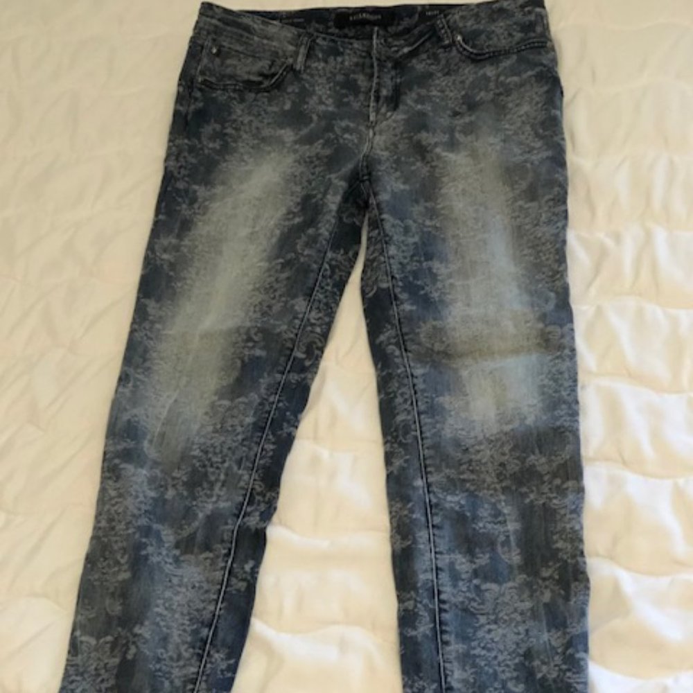 Floralesque patterned jeans